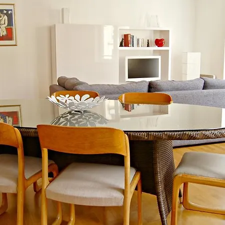 Little - Theo ליל